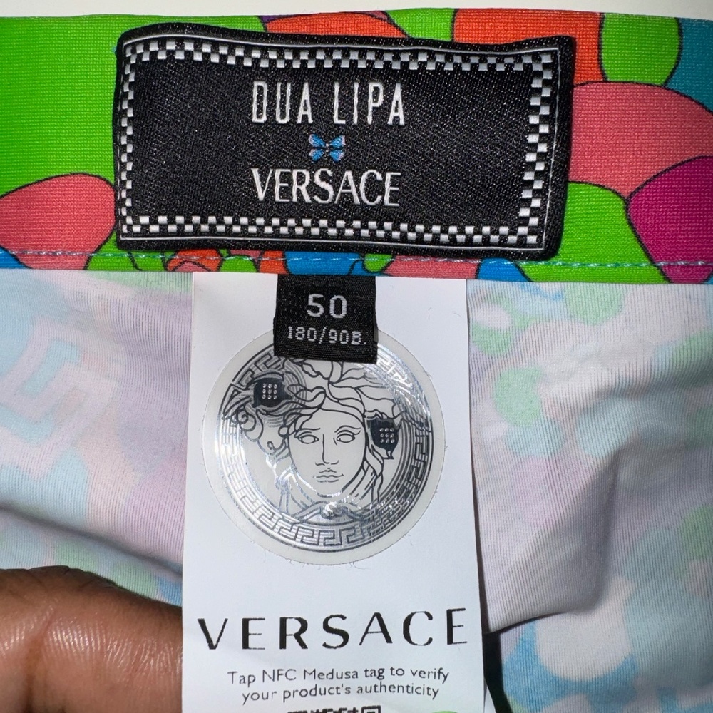 Versace - Picture 1 of 3